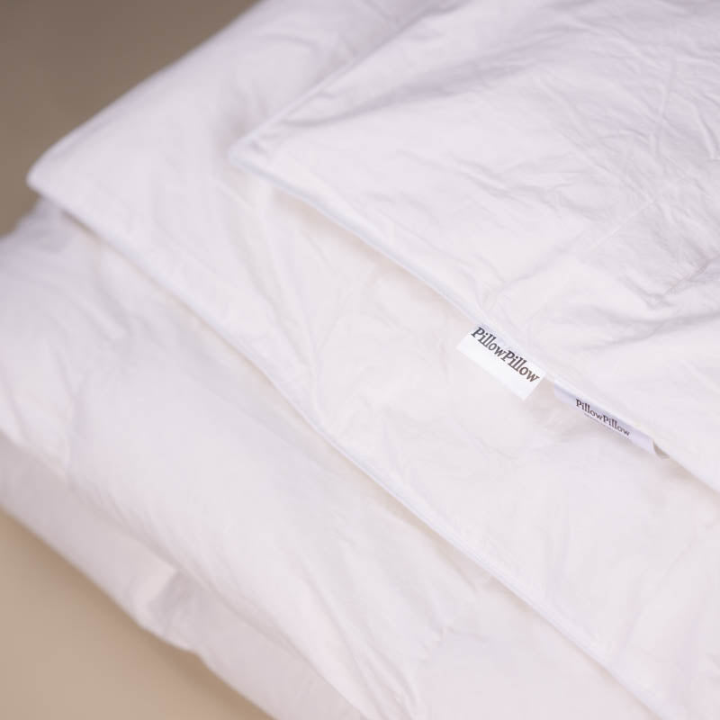 13.5 Tog White Goose Down Duvet with Neutral background